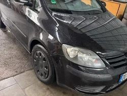Schwarz Gebraucht 2005 VW Golf Plus Trendline Van / Kleinbus | 2.400 € (Fairer Preis)