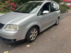 Grau Gebraucht 2003 VW Touran Van / Kleinbus | 2.200 € (Teuer)