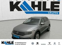 Pyritsilber metallic Gebraucht 2024 VW Tiguan Allspace Life SUV | 35.990 € (Guter Preis)