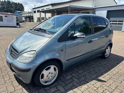 Grau Gebraucht 2003 Mercedes A160 Classic Van / Kleinbus | 2.999 € (Teuer)