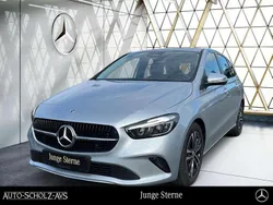 Metalliclack hightechsilber Gebraucht 2024 Mercedes B180 Progressive Van / Kleinbus | 30.890 € (Guter Preis)