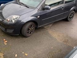 Grau Gebraucht 2009 Ford Fiesta Kleinwagen | 999 € (Guter Preis)