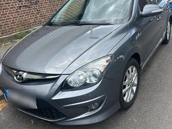 Grau Gebraucht 2012 Hyundai i30 Limousine | 5.000 € (Fairer Preis)