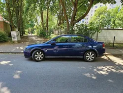 Blau Gebraucht 2004 Opel Vectra Limousine | 2.900 €