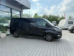 Schwarz Gebraucht 2022 Ford Tourneo Kombi | 42.900 € (Fairer Preis)