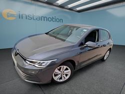 Grau Gebraucht 2023 VW Golf VIII Kleinwagen | 23.999 € (Fairer Preis)