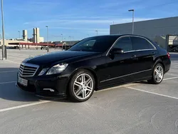 Schwarz Gebraucht 2010 Mercedes E350 Avantgarde Limousine | 15.999 € (Fairer Preis)