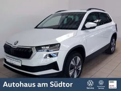 Moonweiss metallic Gebraucht 2023 Skoda Karoq Ambition SUV | 31.980 € (Fairer Preis)