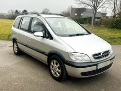 Silber Gebraucht 2003 Opel Zafira Van / Kleinbus | 3.999 €