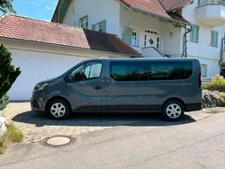 Grau Gebraucht 2022 Renault Traffic Van / Kleinbus | 31.400 €