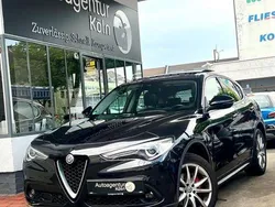 Schwarz Gebraucht 2017 Alfa Romeo Stelvio Super SUV | 19.990 € (Fairer Preis)