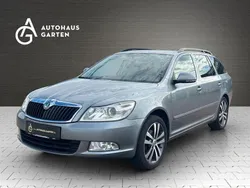 Grau Gebraucht 2012 Skoda Octavia Limousine | 5.950 € (Superpreis)