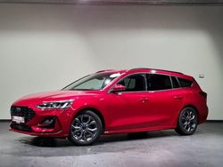Rot, fantastic red metallic Gebraucht 2025 Ford Focus ST-Line X Kombi | 25.990 € (Superpreis)