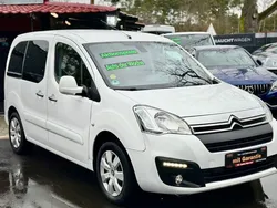 Weiß Gebraucht 2017 Citroën Berlingo SELECTION Van / Kleinbus | 11.499 € (Etwas zu teuer)