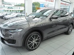 Grau Gebraucht 2019 Maserati Levante SUV | 37.900 € (Fairer Preis)