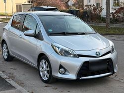 Silber Gebraucht 2012 Toyota Yaris Club Kleinwagen | 9.450 € (Fairer Preis)