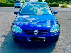 Blau Gebraucht 2005 VW Golf V Comfortline Kleinwagen | 2.250 € (Guter Preis)