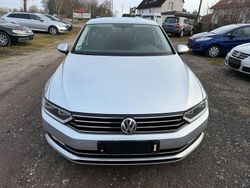 Silber Gebraucht 2015 VW Passat Comfortline Limousine | 10.950 € (Guter Preis)