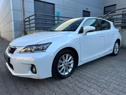 Weiß Gebraucht 2011 Lexus CT200h Executive Line Limousine | 12.980 € (Etwas zu teuer)