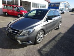 Mountaingrau Gebraucht 2014 Mercedes B220 Sport Van / Kleinbus | 14.200 € (Fairer Preis)