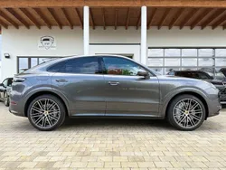 Schwarz Gebraucht 2022 Porsche Cayenne SUV | 129.880 €