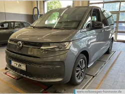 Grau Gebraucht 2022 VW Multivan Basis Van / Kleinbus | 47.490 € (Fairer Preis)