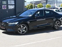 Onyx black / metallic Gebraucht 2024 Volvo S60 Plus Limousine | 40.490 € (Fairer Preis)