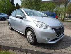 Silber Gebraucht 2012 Peugeot 208 Active Kleinwagen | 5.590 € (Fairer Preis)