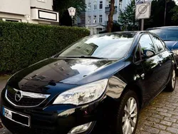 Schwarz Gebraucht 2012 Opel Astra Limousine | 5.050 € (Fairer Preis)