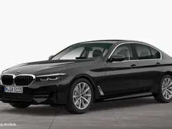 Saphirschwarz Gebraucht 2023 BMW 520 Sport Line Limousine | 39.940 € (Guter Preis)
