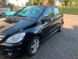 Schwarz Gebraucht 2009 Mercedes B180 Van / Kleinbus | 3.800 € (Teuer)