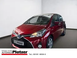 Rot Gebraucht 2017 Toyota Yaris Hybrid Edition Limousine | 11.980 € (Fairer Preis)
