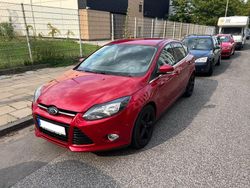 Rot Gebraucht 2011 Ford Focus Titanium Limousine | 5.799 € (Guter Preis)