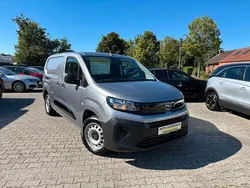 Grau Gebraucht 2024 Opel Combo Van / Kleinbus | 22.450 € (Teuer)