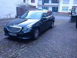 Schwarz Gebraucht 2015 Mercedes E220 Elegance Kombi | 9.000 €