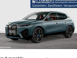 Blau Gebraucht 2024 BMW iX M Sport SUV | 77.990 € (Teuer)