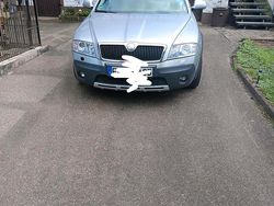 Silber Gebraucht 2008 Skoda Octavia Scout Kombi | 6.399 €