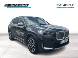 Schwarz Gebraucht 2024 BMW iX1 Luxury Line SUV | 46.508 € (Fairer Preis)