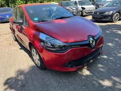Rot Gebraucht 2014 Renault Clio IV Expression Limousine | 3.590 € (Etwas zu teuer)