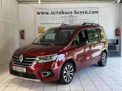Rot Gebraucht 2023 Renault Kangoo Techno Van / Kleinbus | 20.950 € (Fairer Preis)