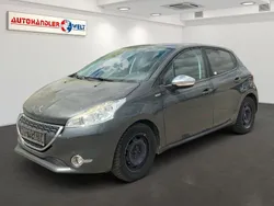 Grau Gebraucht 2014 Peugeot 208 Style Kleinwagen | 3.299 € (Guter Preis)