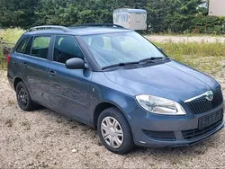 Grau Gebraucht 2010 Skoda Fabia Classic Kombi | 2.990 € (Fairer Preis)