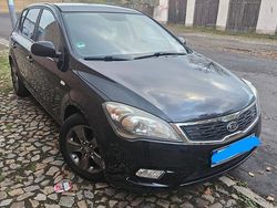 Schwarz Gebraucht 2010 Kia Ceed Kleinwagen | 3.455 € (Teuer)