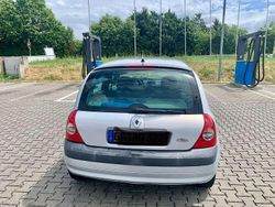 Silber Gebraucht 2003 Renault Clio II Authentique Limousine | 1.250 € (Fairer Preis)