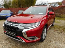 Rot Gebraucht 2020 Mitsubishi Outlander P-HEV Top SUV | 24.850 € (Fairer Preis)