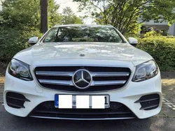 Weiß Gebraucht 2018 Mercedes E220 AMG line Kombi | 28.900 € (Guter Preis)