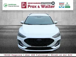 Frostweiß Gebraucht 2024 Ford Focus ST-Line Kombi | 23.890 € (Guter Preis)