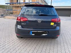Grau Gebraucht 2015 VW Golf VII Limousine | 6.800 € (Fairer Preis)