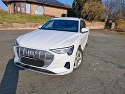 Weiß Gebraucht 2019 Audi e-tron Advanced SUV | 30.900 € (Fairer Preis)