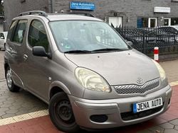 Grau Gebraucht 2003 Toyota Yaris Sol Kombi | 2.490 € (Fairer Preis)